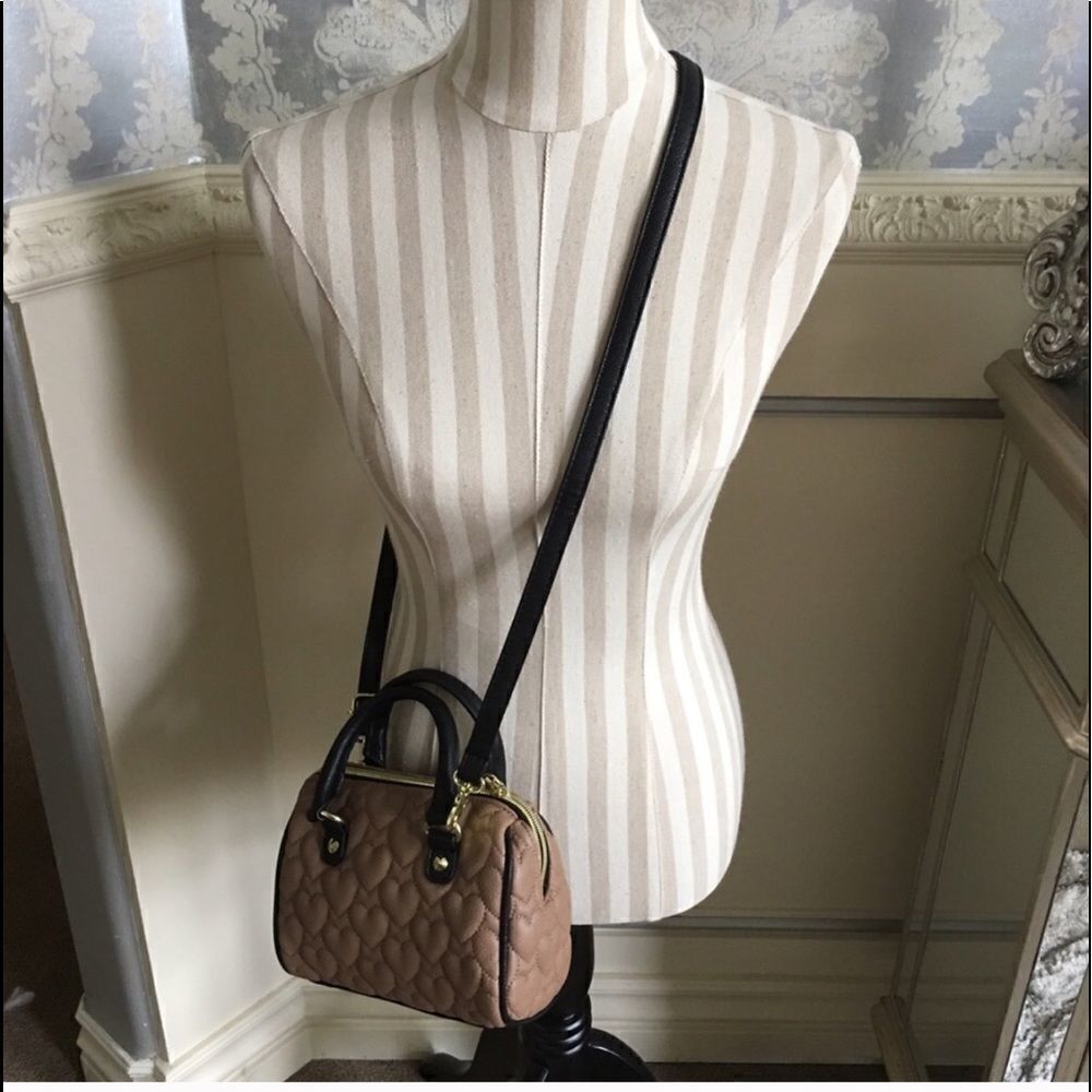 PUFF HEART Purse!!  - Picture 6 of 8